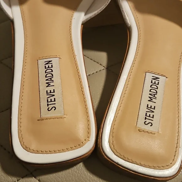Steve Madden White Sandals with Gold Buckle - Picture 4 of 7